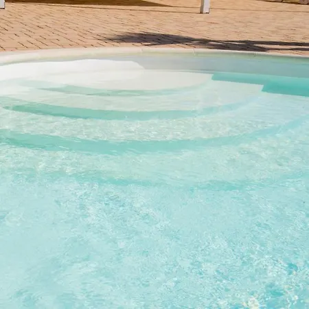 With Large Swimming Pool Salento *